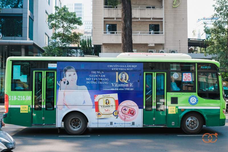 Quảng cáo trên xe bus